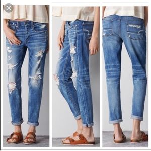 American Eagle Distressed Tomgirl Jeans